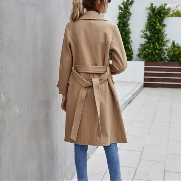 🫣 Double Button Overcoat 🤯 - Picture 6 of 8